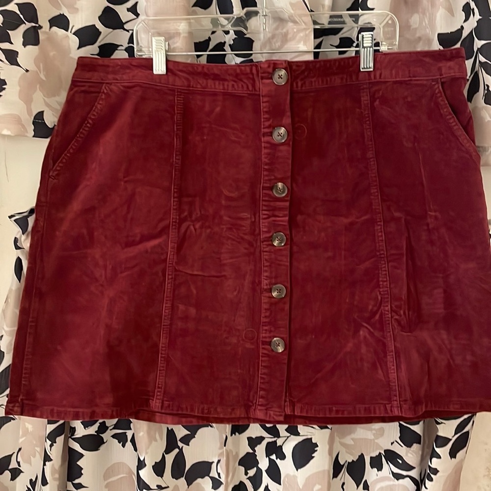Corduroy wine color mini skirt, button-down front - NEW without tag